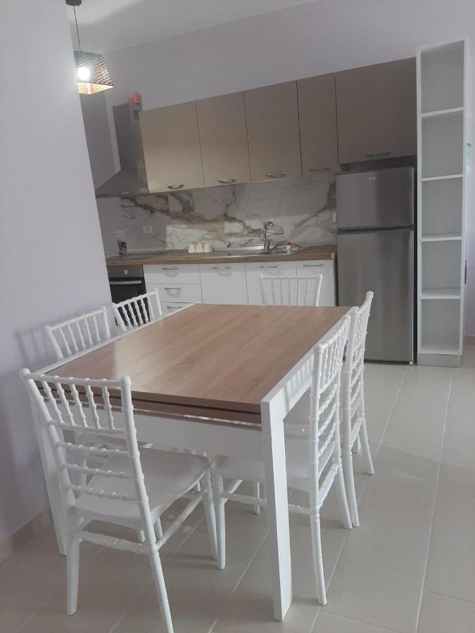 Linda'S Apartment Avlonya Dış mekan fotoğraf